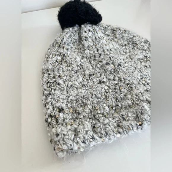 Express Knit Beanie Pom Pom Hat One Size fits most - Picture 2 of 12